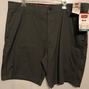 Mens nwt dark gray rugged utility wrangler shorts